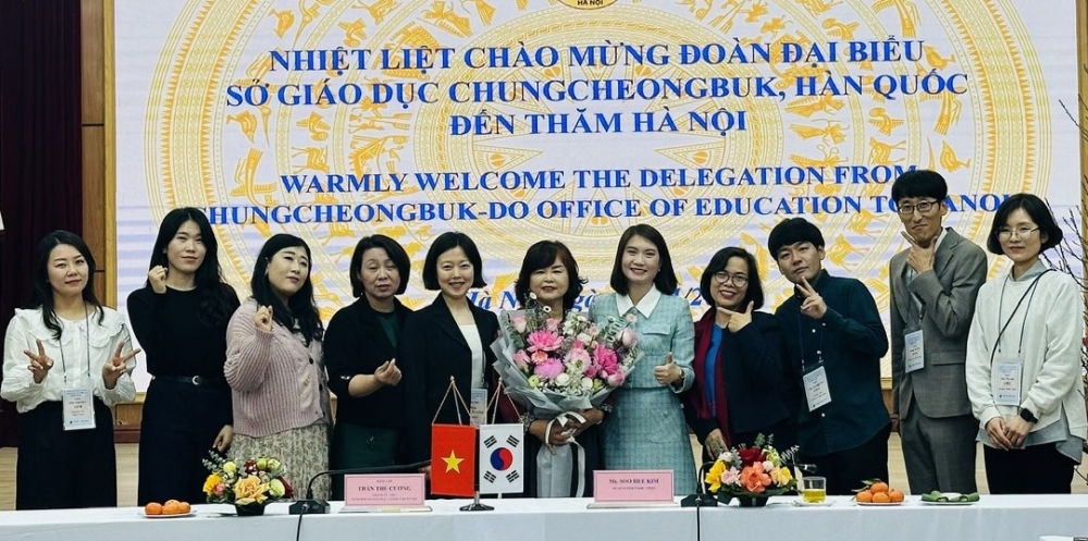 Sở GD-ĐT Hà Nội đón đoàn giáo viên, học sinh tỉnh Chungcheongbuk