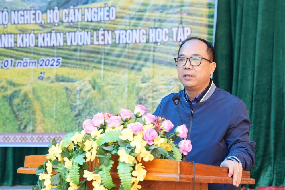 Trao yêu thương cho học sinh vùng cao Trạm Tấu