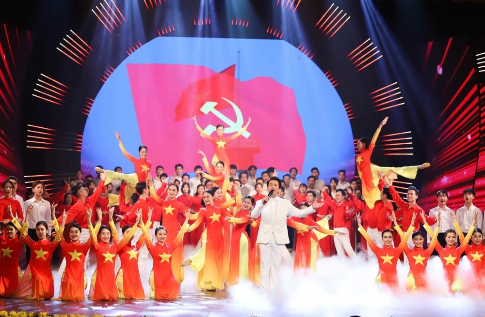 Chương trình nghệ thuật “Tự hào tiến bước dưới cờ Đảng quang vinh” chào mừng thành công Đại hội XIV