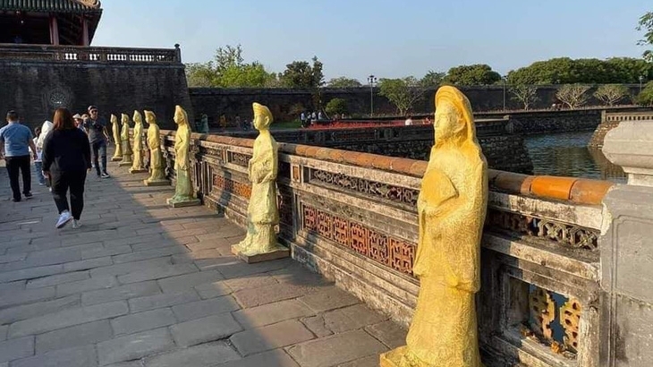 Thu hồi những bức tượng 