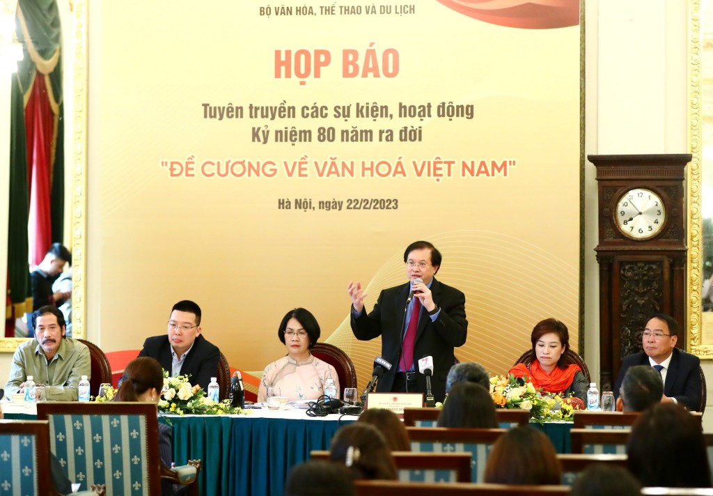Thứ trưởng Bộ VHTTDL Tạ Quang Đông chủ trì họp báo thông tin về các hoạt động kỷ niệm 80 năm ra đời Đề cương về văn hóa Việt Nam (1943 2023)