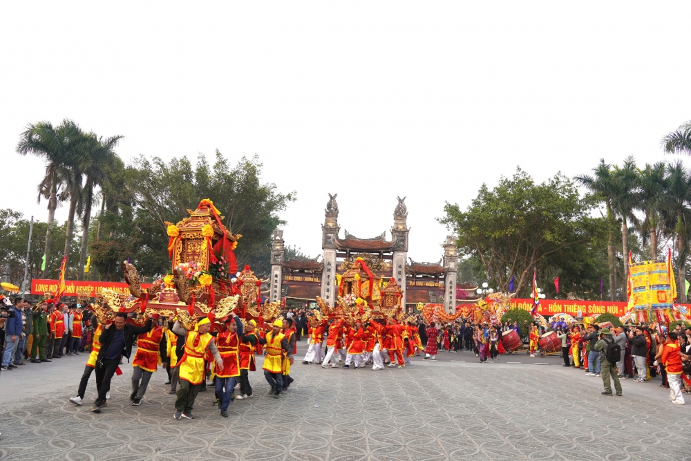 Độc đáo lễ rước bộ và cấp thủy tại đền Trần Thái Bình