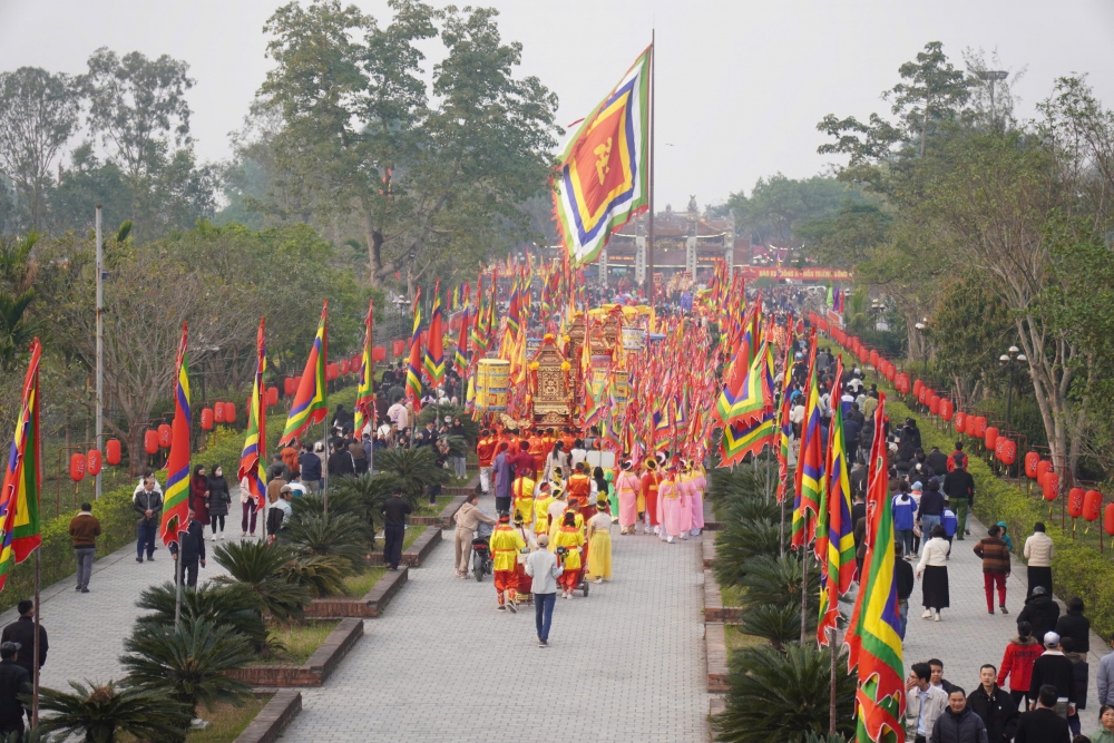 Độc đáo lễ rước bộ và cấp thủy tại đền Trần Thái Bình