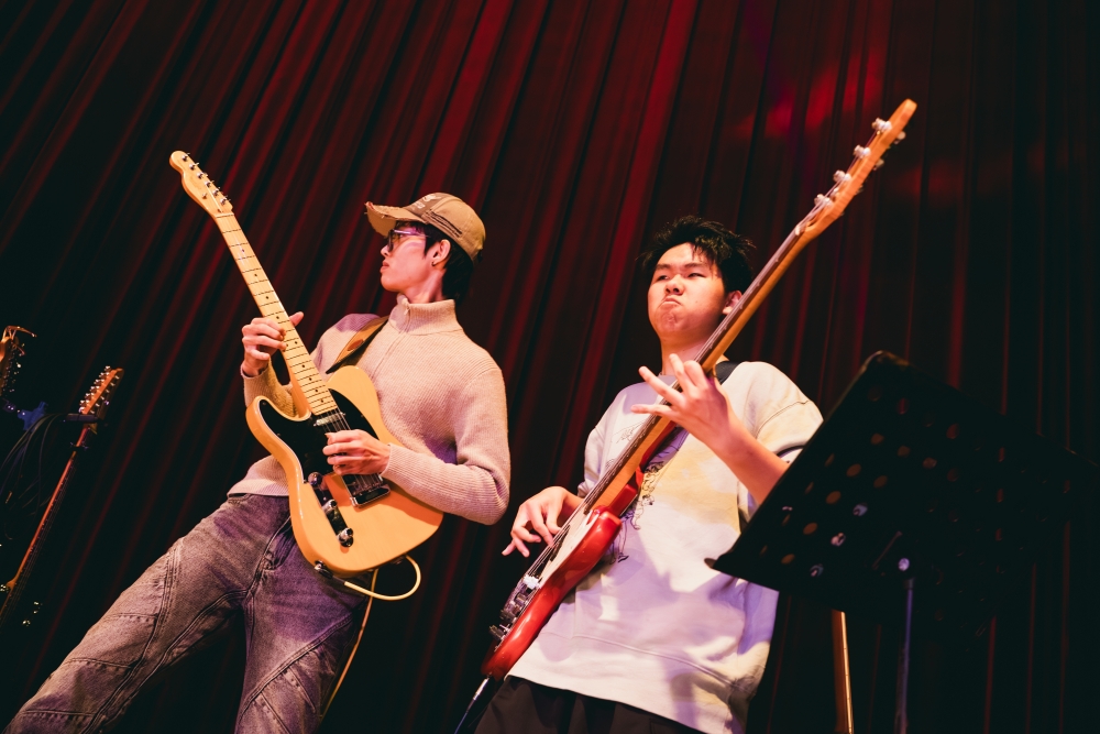 Bất ngờ màn trình diễn nghệ thuật đặc sắc của học sinh Trường THPT Đoàn Thị Điểm