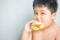 Trong 1 thập kỷ, số trẻ em béo phì tại Việt Nam tăng gấp đôi