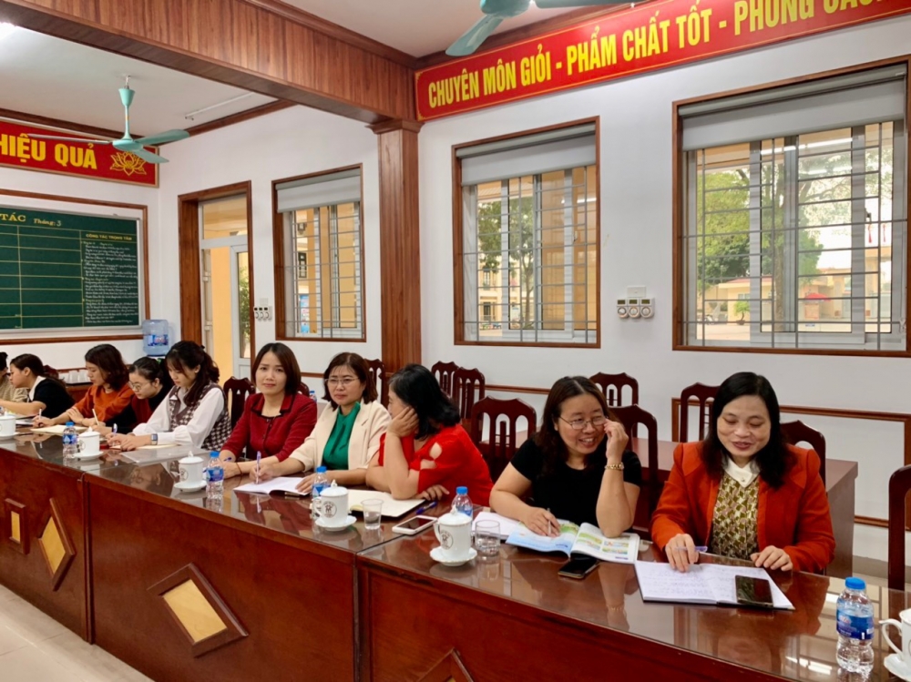 Gia Lâm (Hà Nội): Giới thiệu sách giáo khoa lớp 4 theo chương trình GDPT 2018 cho các giáo viên