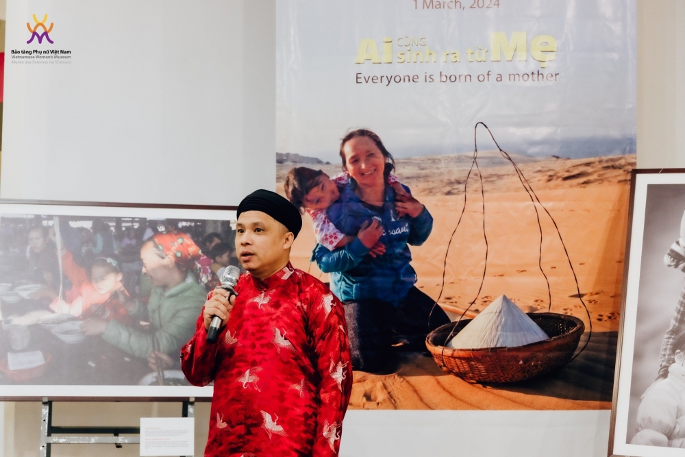 Triển lãm 30 bức ảnh đặc sắc về tình mẫu tử thiêng liêng