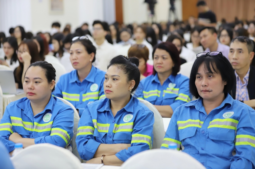 Mỗi công nhân là một tuyên truyền viên về chống rác thải nhựa