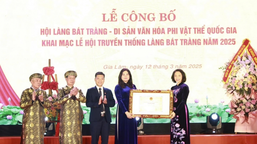 Lễ hội làng Bát Tràng trở thành Di sản văn hóa phi vật thể quốc gia