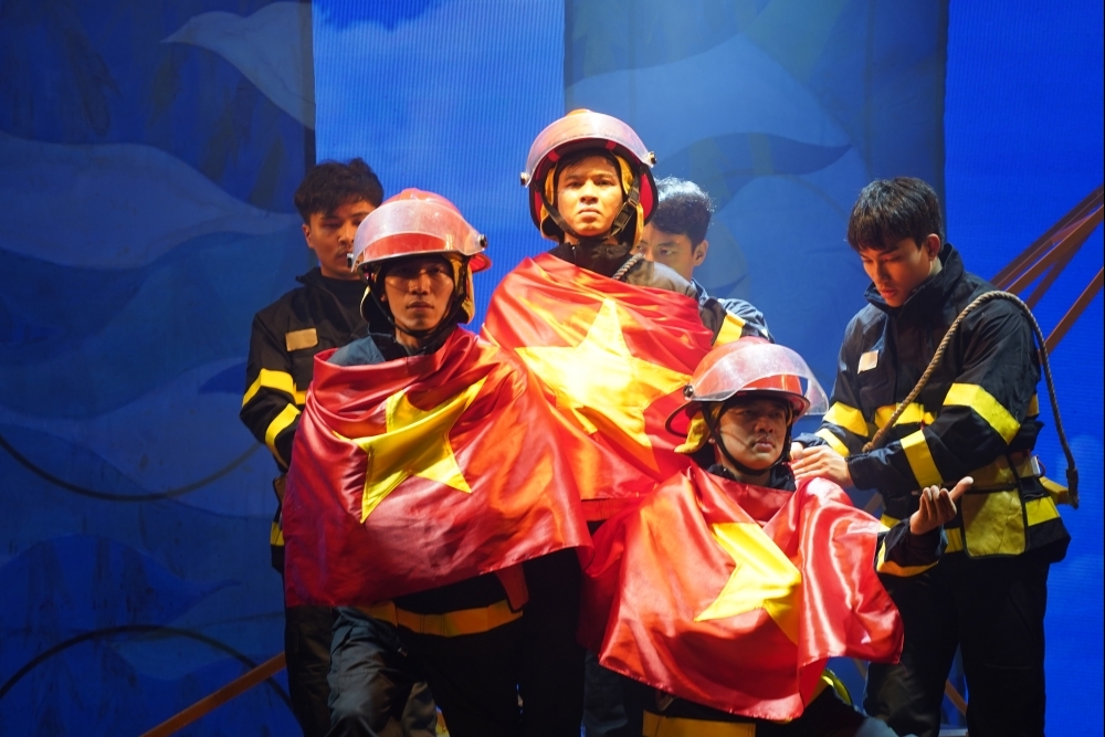 “Ngược chiều bình an” ca ngợi sự hy sinh của người lính cứu hỏa