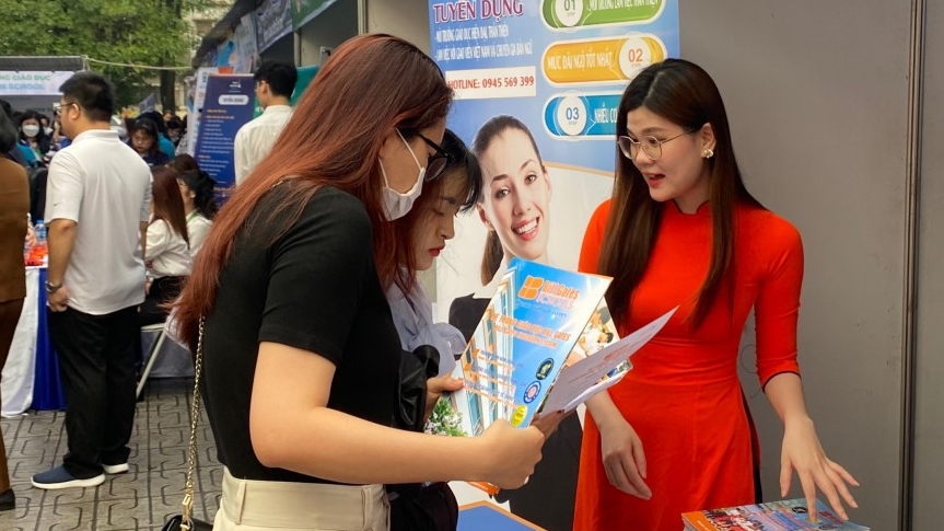 Hơn 1.000 cơ hội nghề nghiệp dành cho sinh viên tại Ngày hội việc làm HNUE 2023