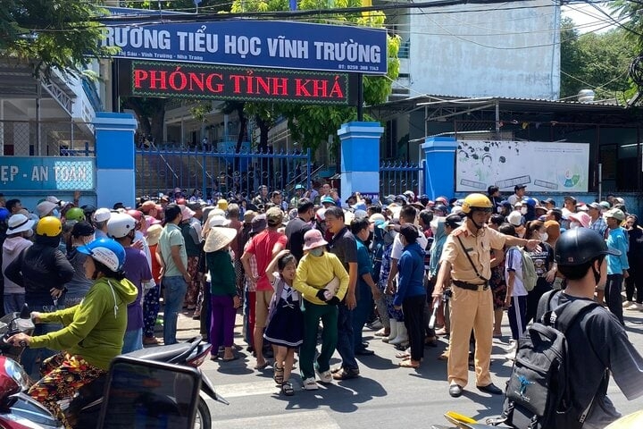 Điều tra nguyên nhân vụ nhiều học sinh nghi ngộ độc thực phẩm tại Nha Trang