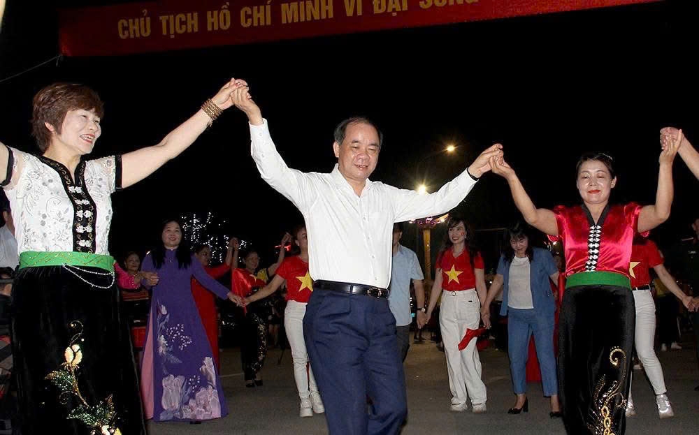 Bản hùng ca hòa cùng non sông thống nhất