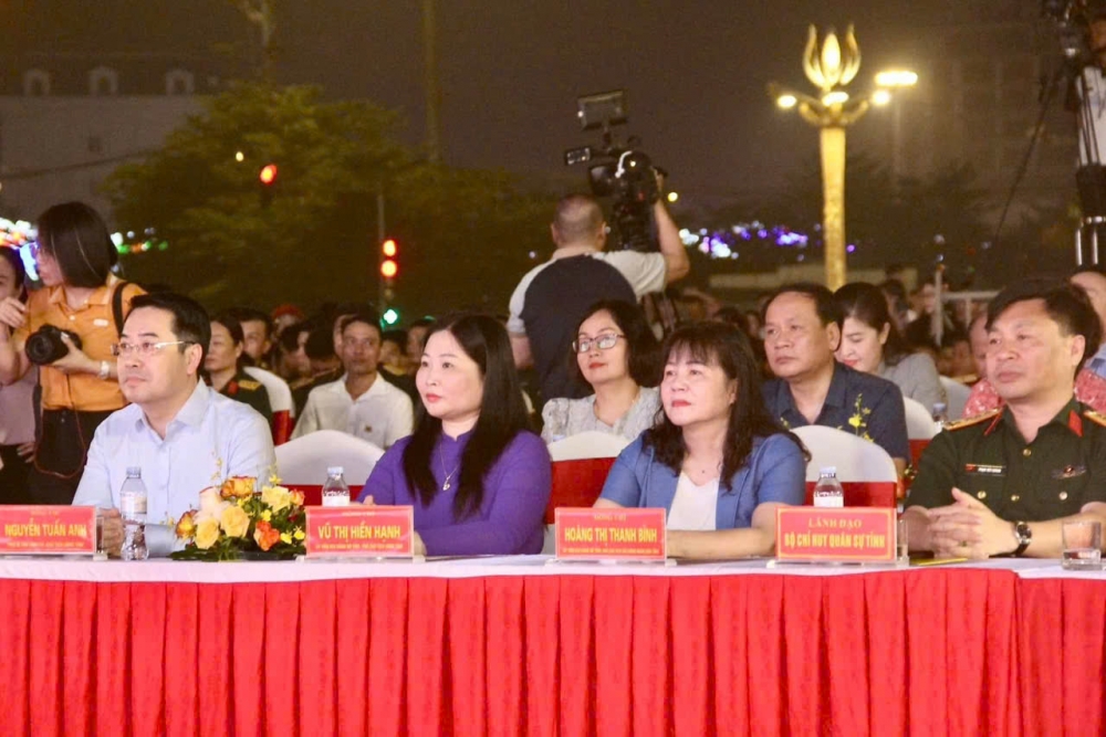 Bản hùng ca hòa cùng non sông thống nhất