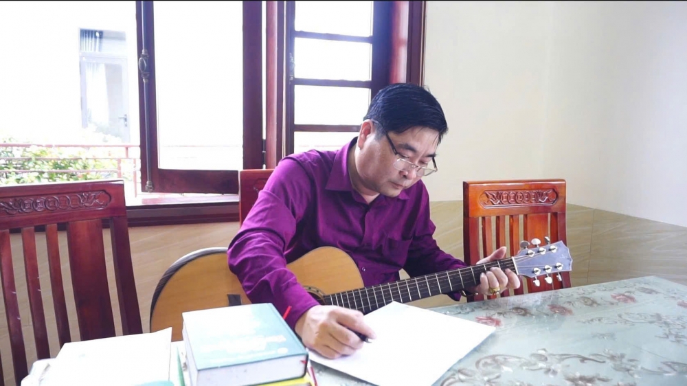 Người nhạc sĩ âm thầm chọn lối đi riêng