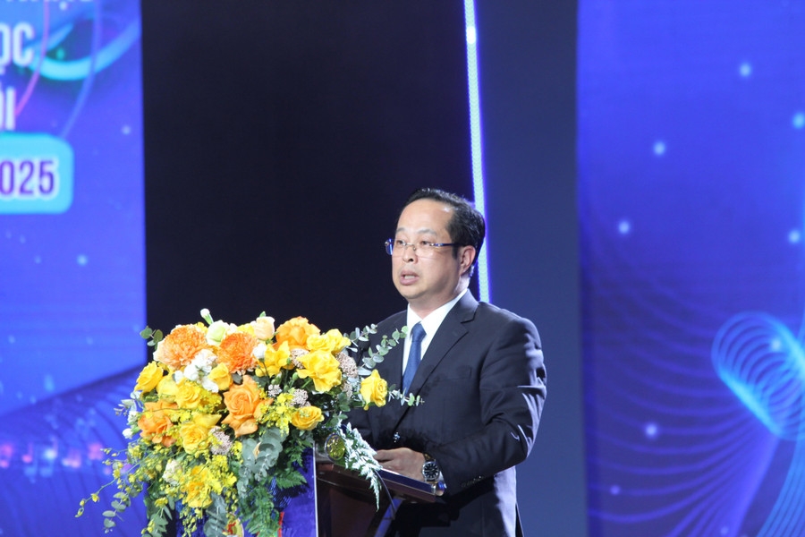 Ban nhạc BG70 của THPT Việt Đức được vinh danh