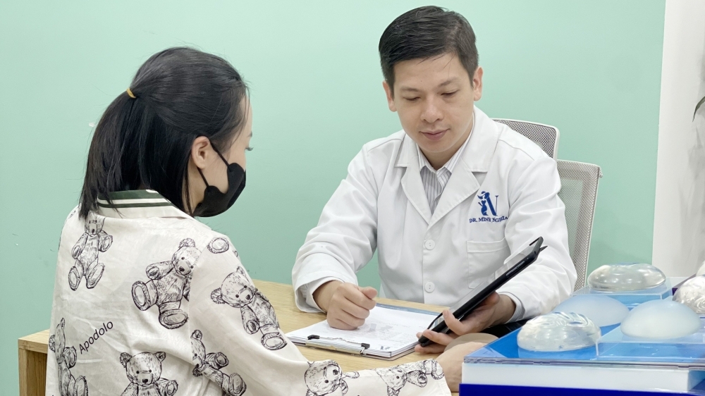 Kỹ thuật thẩm mỹ ngực “vô cảm” và niềm vui cho chị em phụ nữ