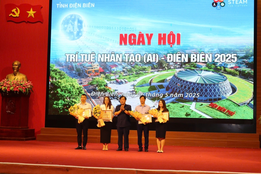 Sôi động “Ngày hội AI” tại Điện Biên