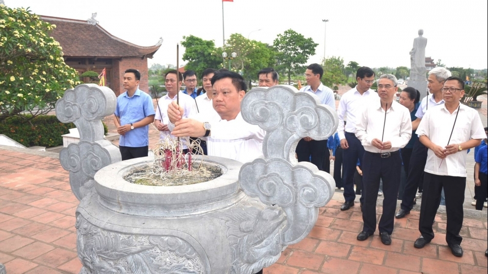 Dâng hương tưởng niệm danh nhân văn hóa Lê Quý Đôn