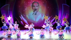 Chương trình nghệ thuật đặc biệt “Quà tháng Năm dâng Người”