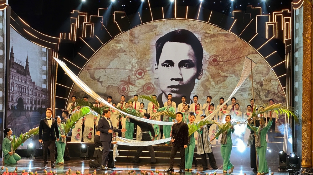 Xúc động những lời ca dâng Bác