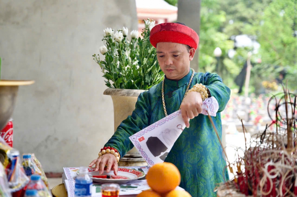 Người tạo ra xu hướng dùng mã tranh trong tín ngưỡng thờ Mẫu