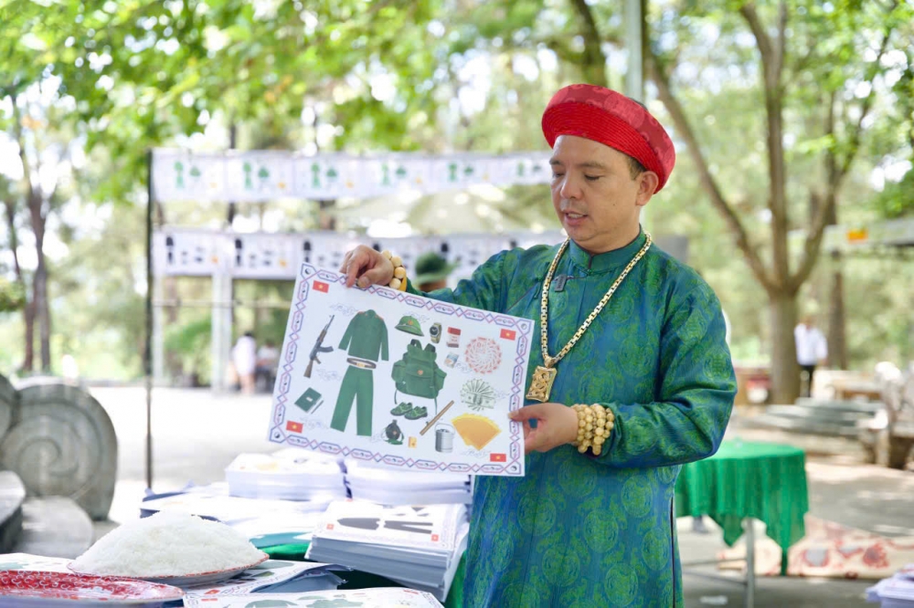 Người tạo ra xu hướng dùng mã tranh trong tín ngưỡng thờ Mẫu