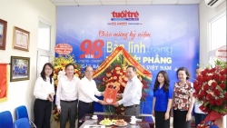 lanh dao trung uong tp ha noi den tham chuc mung bao tuoi tre thu do nhan ngay bao chi cach mang viet nam 216