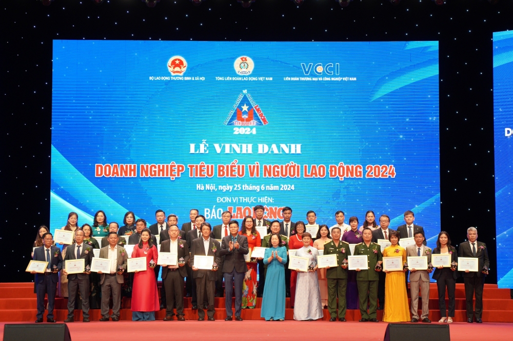 Lễ vinh danh "Doanh nghiệp tiêu biểu vì người lao động 2024"