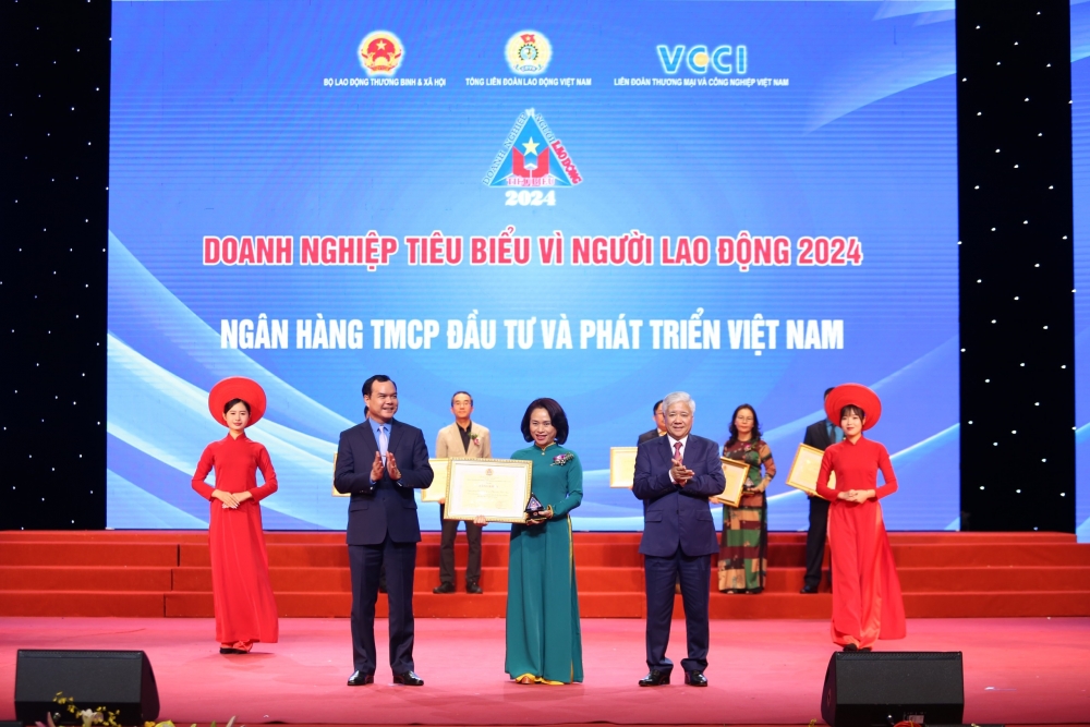 Lễ vinh danh "Doanh nghiệp tiêu biểu vì người lao động 2024"