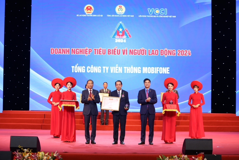 Lễ vinh danh "Doanh nghiệp tiêu biểu vì người lao động 2024"