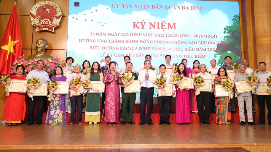 Quận Ba Đình: Biểu dương 23 gia đình văn hóa tiêu biểu năm 2024