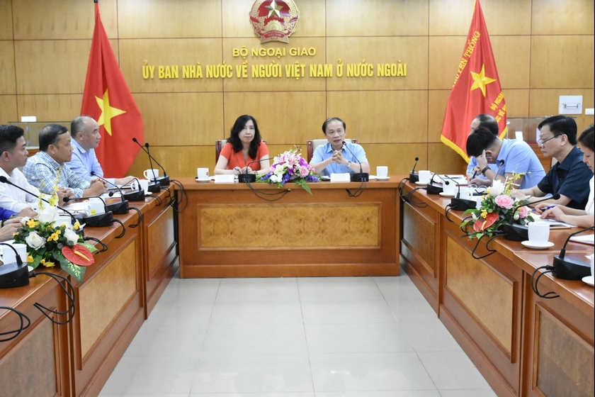 Tăng cường phối hợp, trao đổi thông tin về người Việt Nam ở nước ngoài