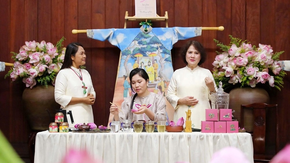 Đặc sắc “Không gian văn hóa sen và Kiều” tại Văn Miếu – Quốc Tử Giám