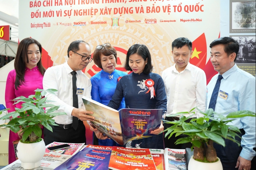 Ấn tượng với gian trưng bày của các cơ quan báo chí Thủ đô