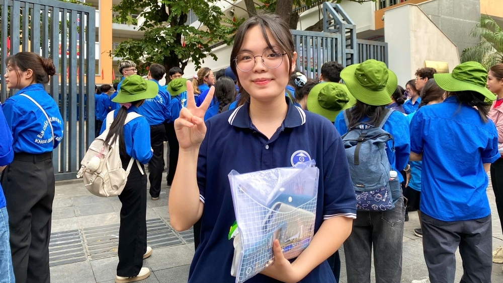 Thí sinh "than trời" vì đề thi Toán THPT 2025 khó, độ phân hóa cao