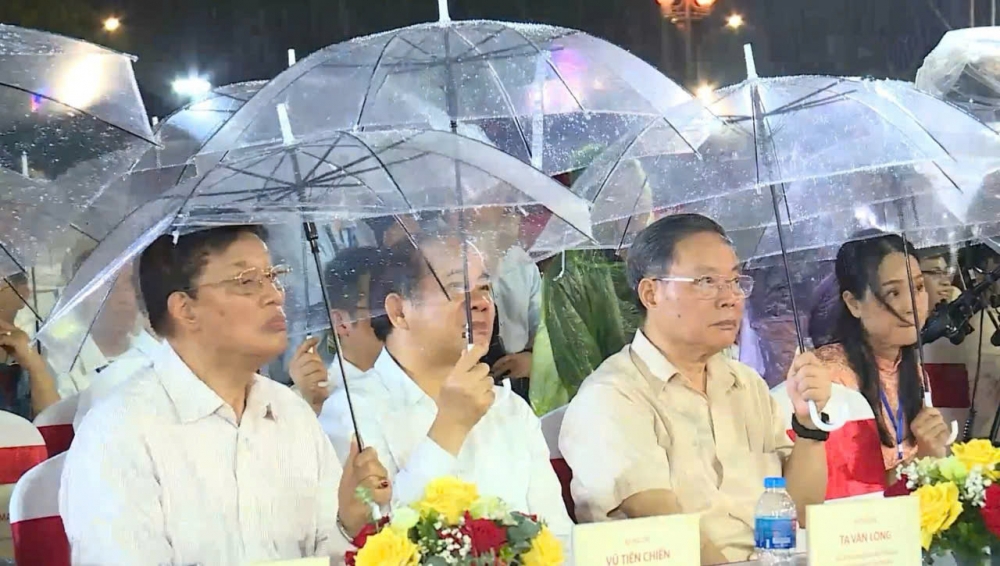 Yên Bái: Tưng bừng chương trình nghệ thuật chào mừng thành lập tỉnh Lào Cai mới