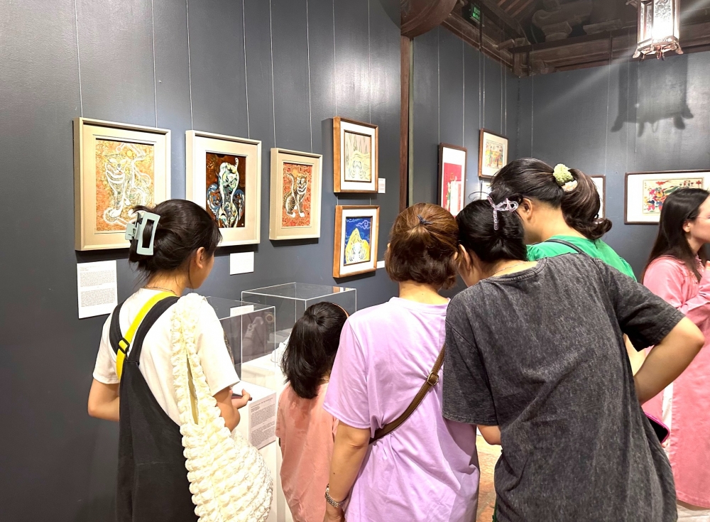 Khai mạc Triển lãm “Đối thoại với dòng tranh dân gian Hàng Trống”