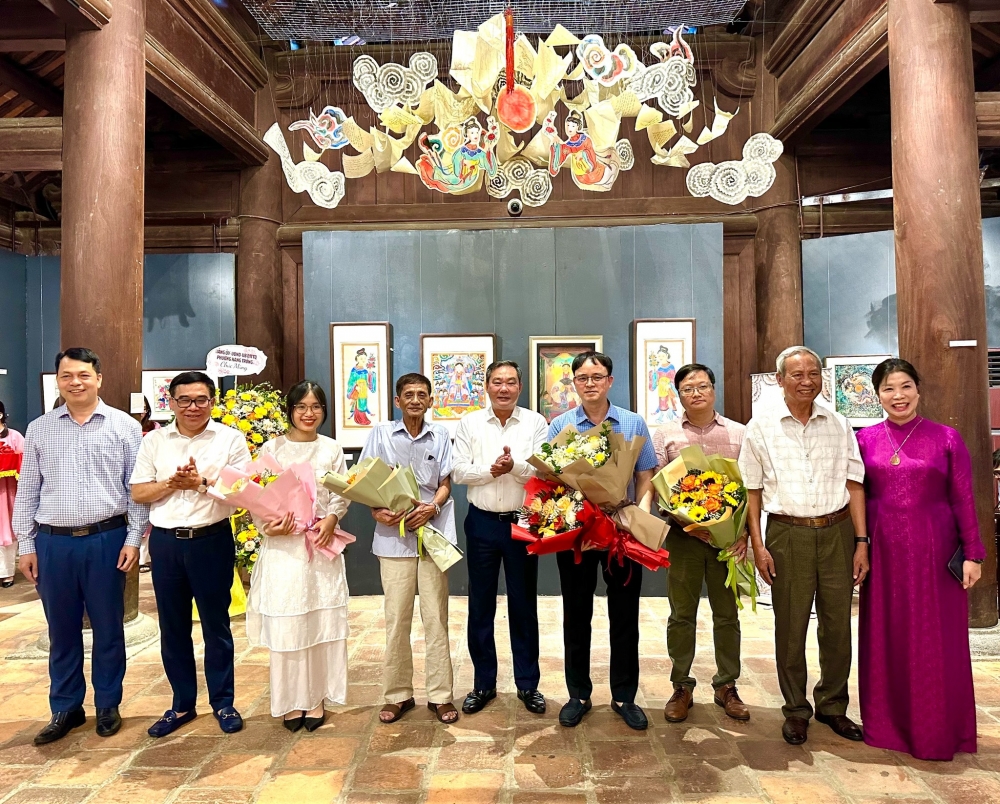 Triển lãm “Đối thoại với dòng tranh dân gian Hàng Trống”