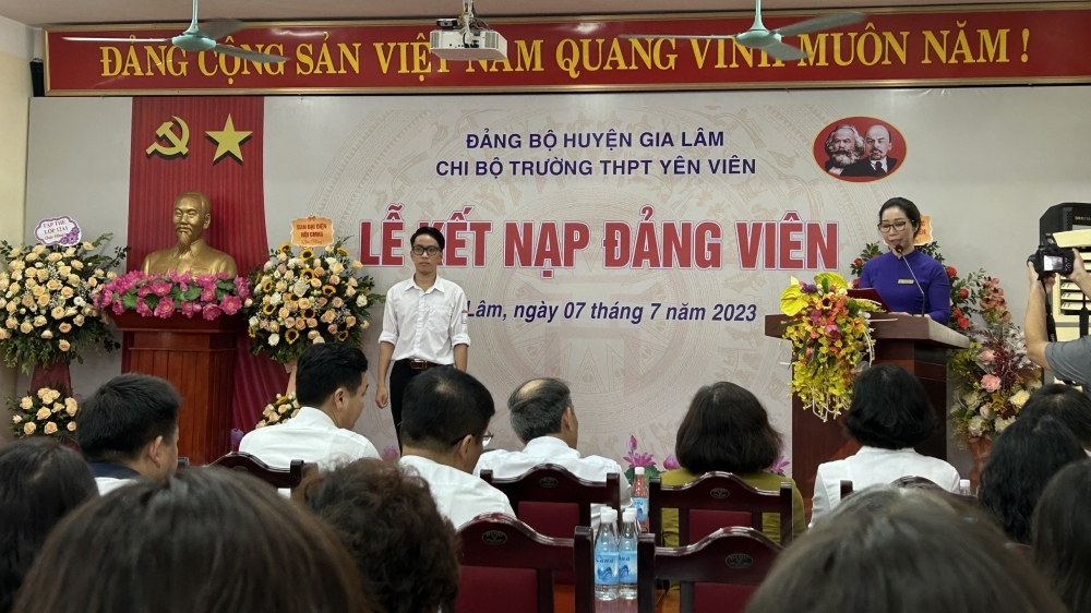 Huyện Gia Lâm (Hà Nội): Học sinh ưu tú đầu tiên được kết nạp Đảng