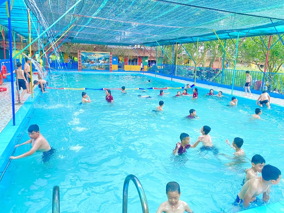 Huyện Thanh Trì: Điểm sáng về phổ cập bơi cho học sinh