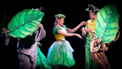 nha hat tuoi tre ra mat vo nhac kich dua con cua yeu tinh