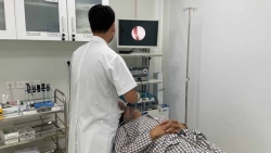 Tự chữa ngạt bằng thuốc xịt mũi có corticoid, bệnh nhân nhập viện