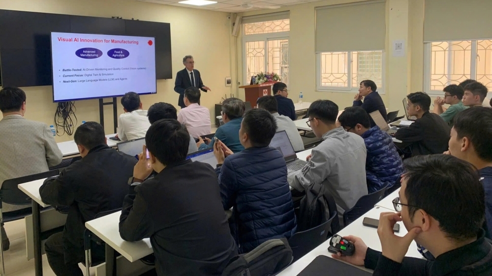 Đại học Quốc gia Hà Nội thí điểm Chương trình Giáo sư thỉnh giảng