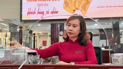 nam 2024 ca n bo agribank tie p tu c tra la i ha ng ty do ng tien thua cho khach hang