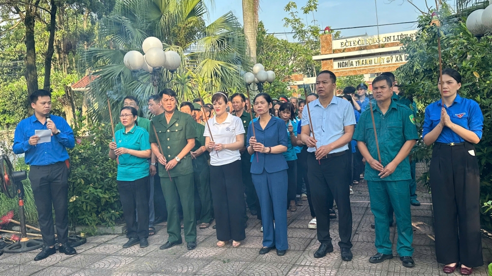 Tuổi trẻ Đông Anh ra quân “Ngày Cuối tuần xanh” Tuổi trẻ Đông Anh ra quân “Ngày Cuối tuần xanh”