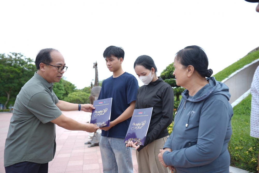 Tháng 7, thắp lên ngọn lửa tri ân