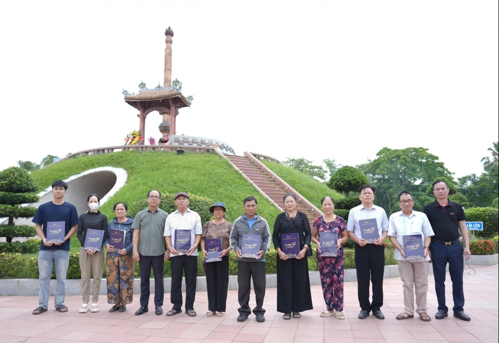 Sáng mãi ngọn lửa tri ân