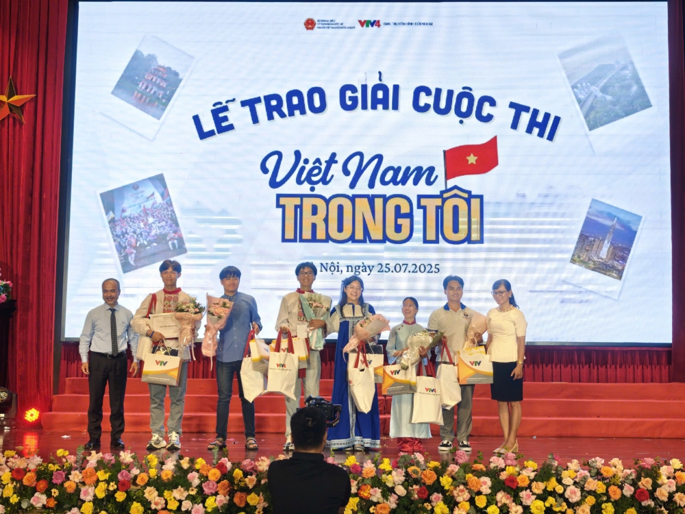 Kiều bào trẻ cùng nhau viết tiếp câu chuyện hòa bình