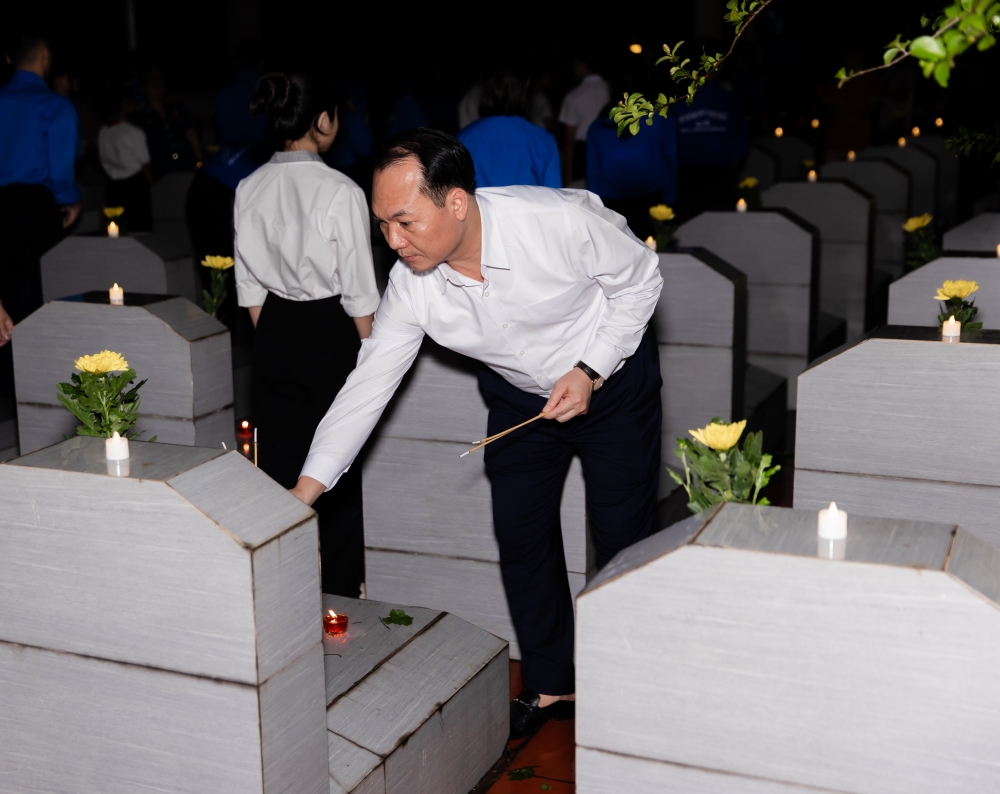 Xã Đông Anh: Thắp nến tri ân tưởng nhớ các anh hùng liệt sĩ